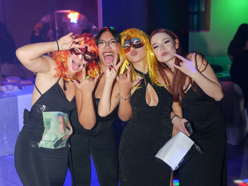 Papillon Club Gallery